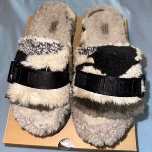 UGG sandals 9